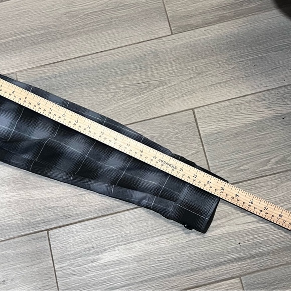 Dixxon Flannel The Boulevard Snap Pockets Gray Plaid Shirt woman’s  Size Medium - Picture 7 of 11